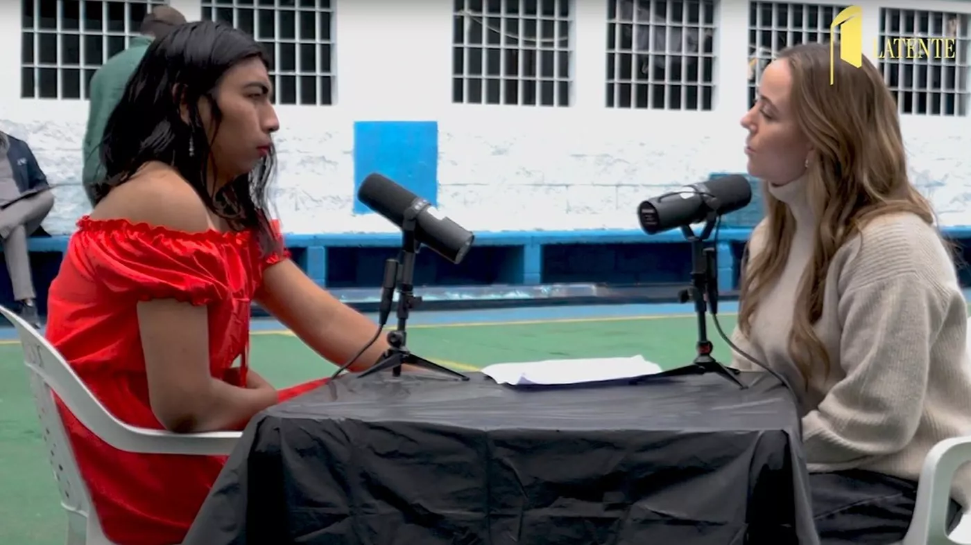 Imágen de la entrevista a Dayana Uriana, en el segundo capítulo de Latente