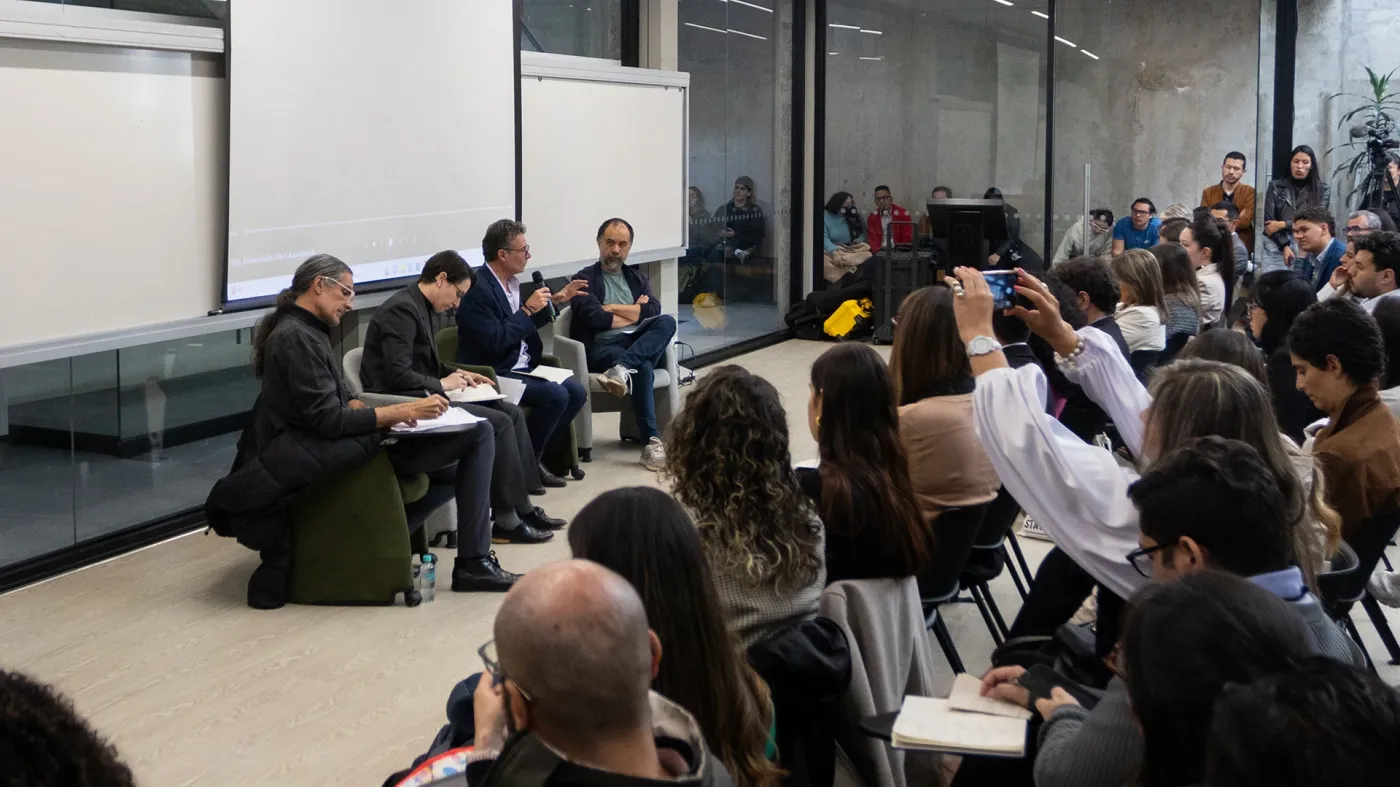 Universidades frente al autoritarismo