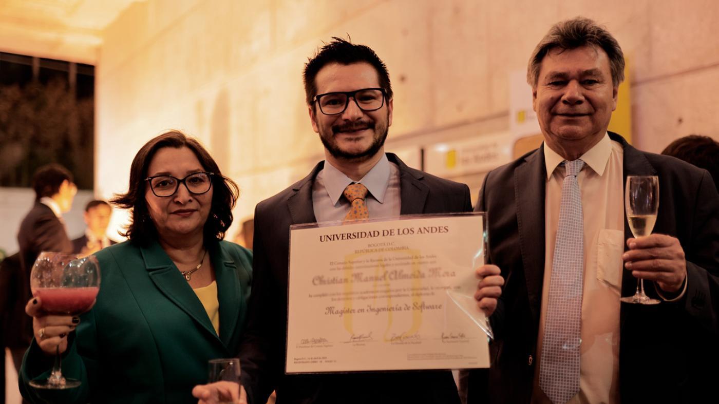 Christian Almeida, Grado Cum laude y primer egresado de MISO