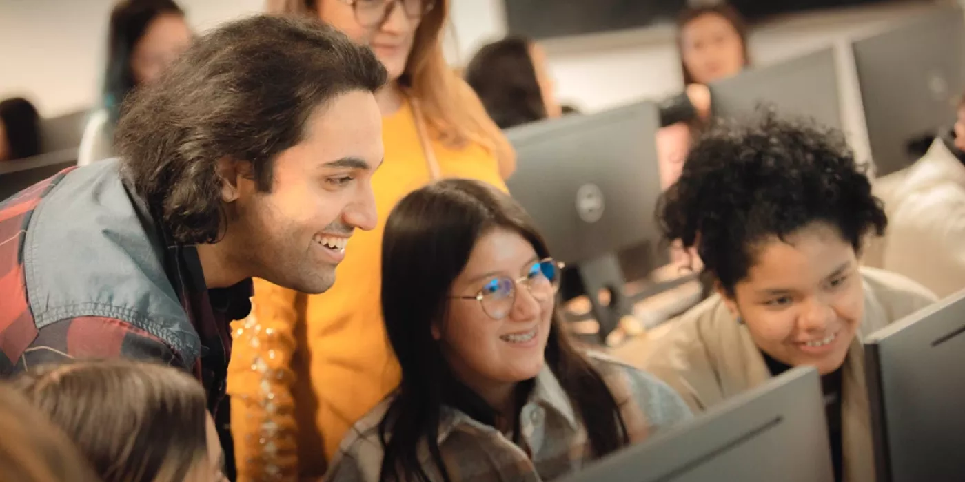 Foto del curso de introducción en desarrollo de software