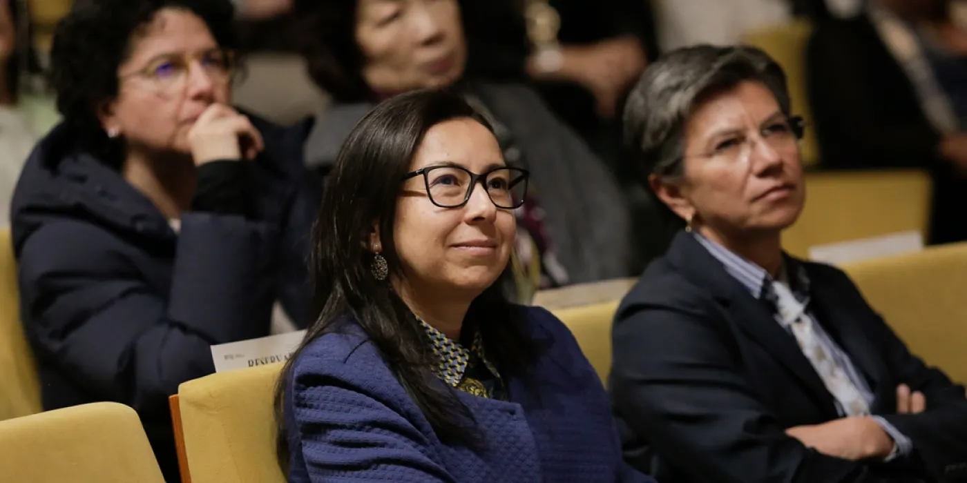 Raquel Bernal, rectora de Los Andes y Claudia López, Alcaldesa de Bogotá.