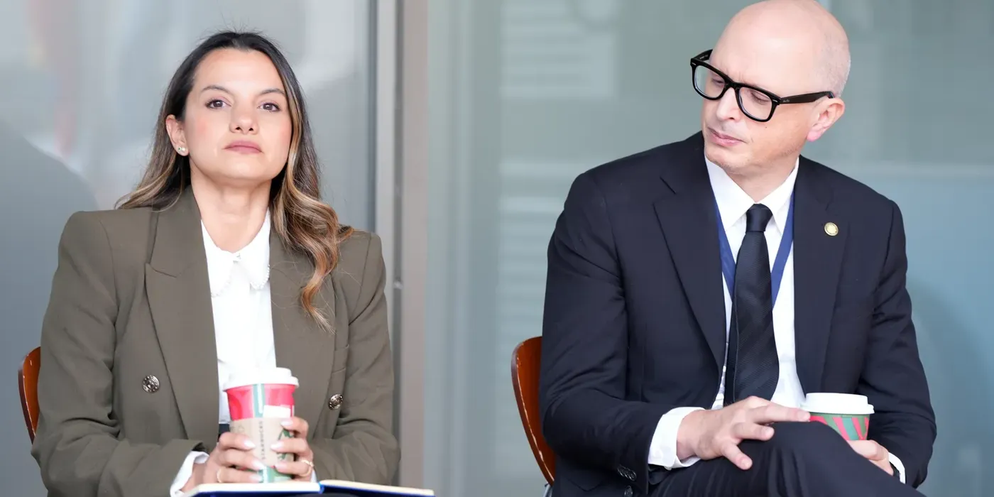 Marcela Brun, gerente de la EPS Capital Salud y Óscar Gilbert, cirujano cardiovascular