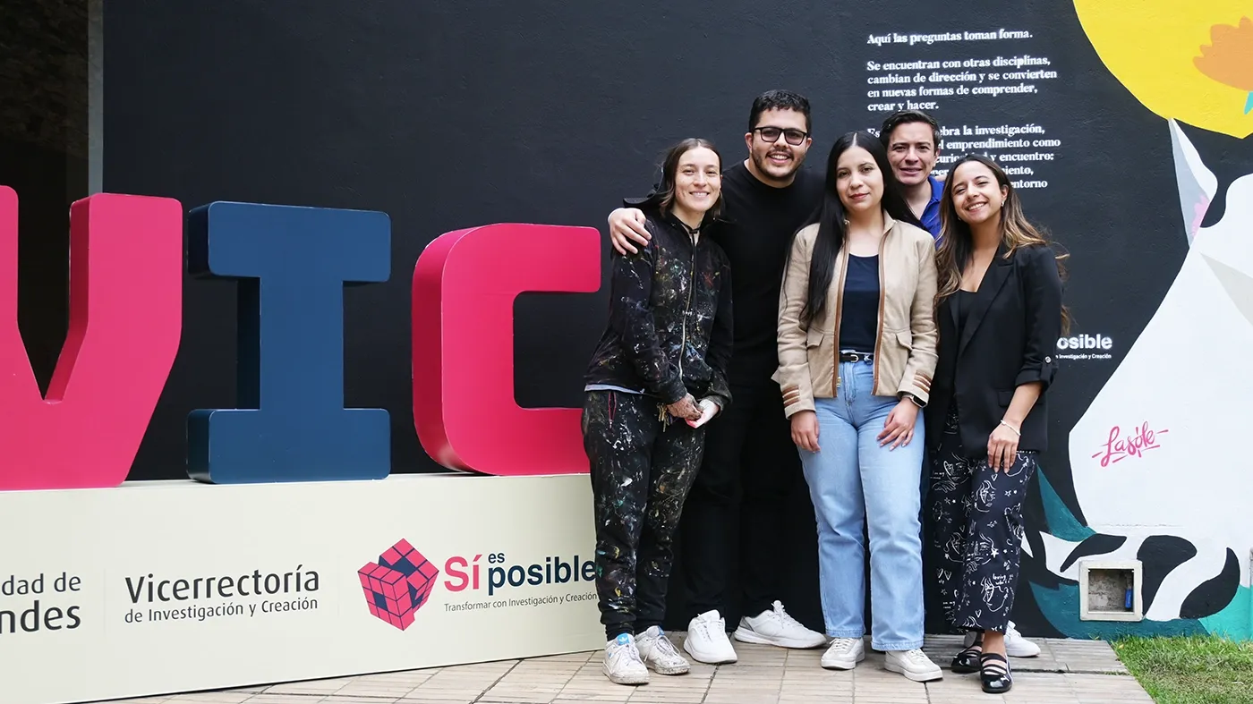 Solangy Trejos, profesora de ArqDis y equipo Resonancia VIC