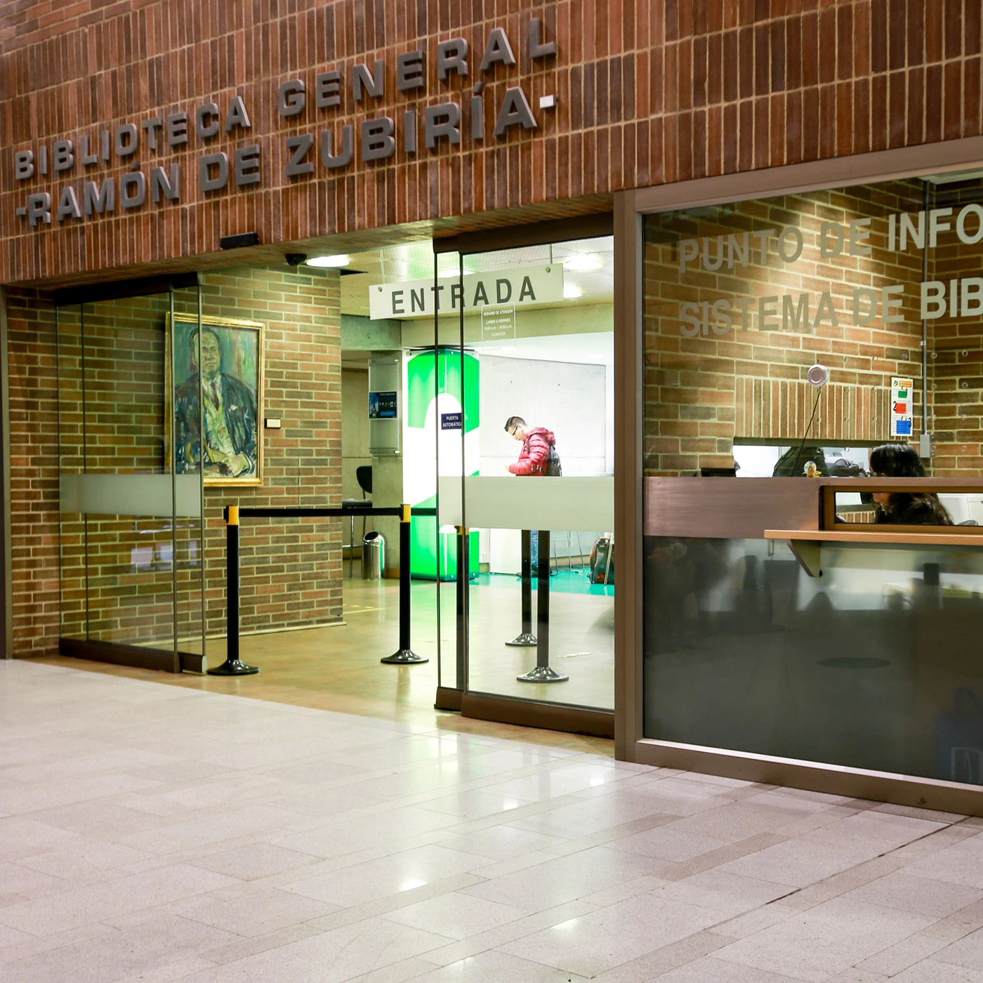 Entrada Biblioteca Uniandes