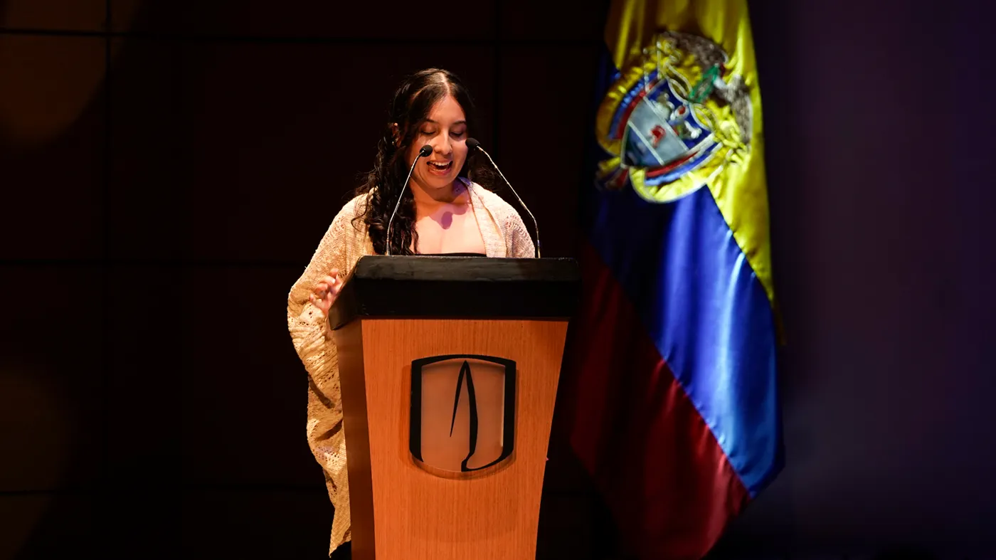 Aura, estudiante
