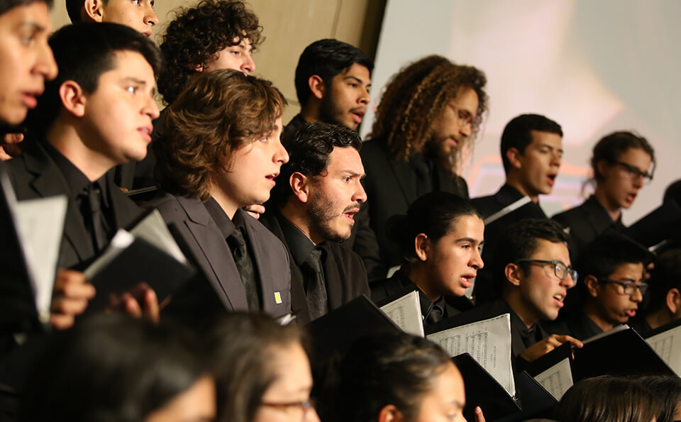 Foto integrantes coro uniandes