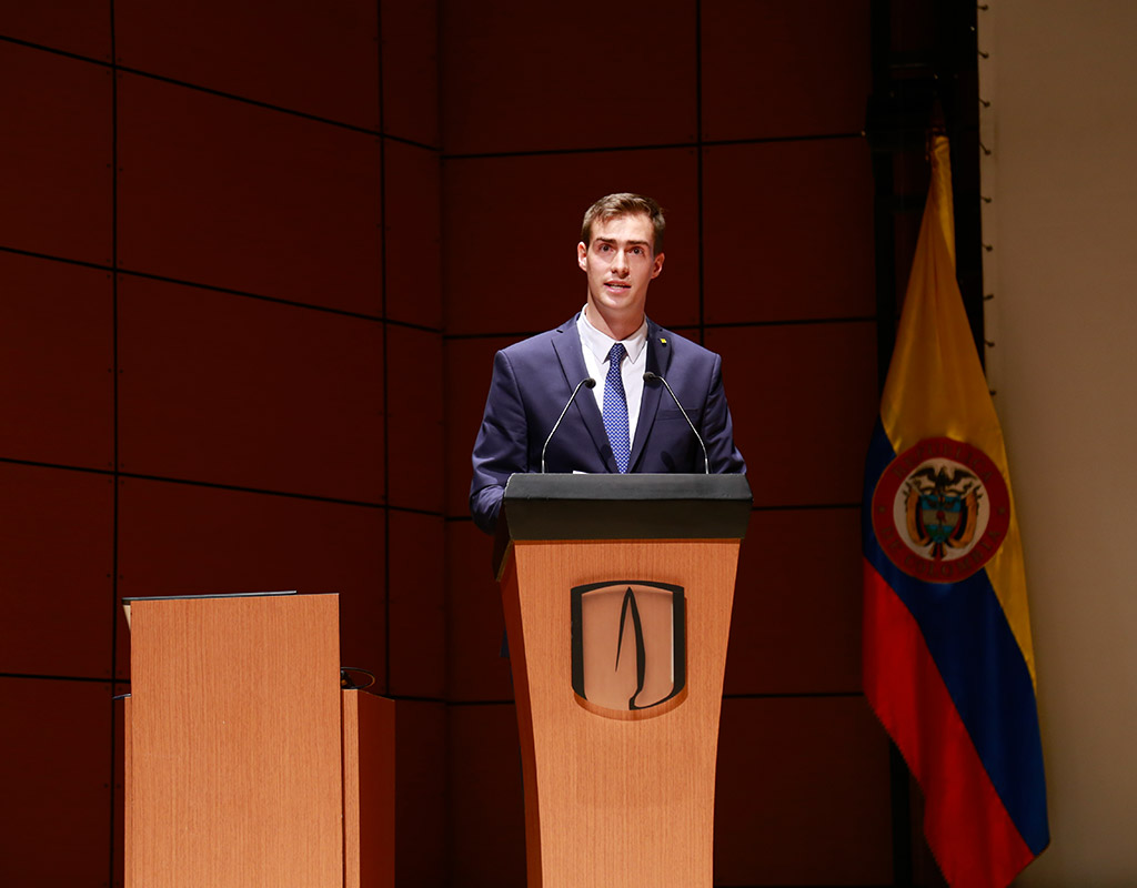  Alejandro Durán ofrece discurso en Uniandes