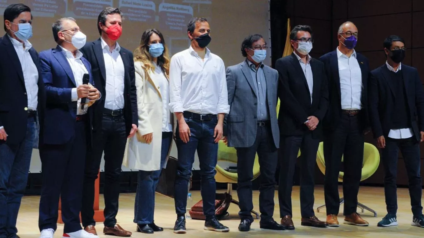 Los precandidatos presidenciales al final del debate