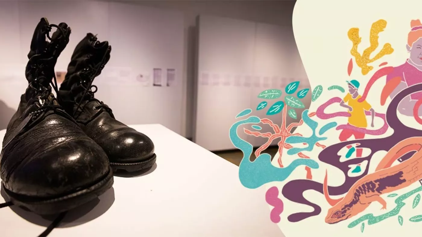 Botas militares en la exposición Objetos de Paz