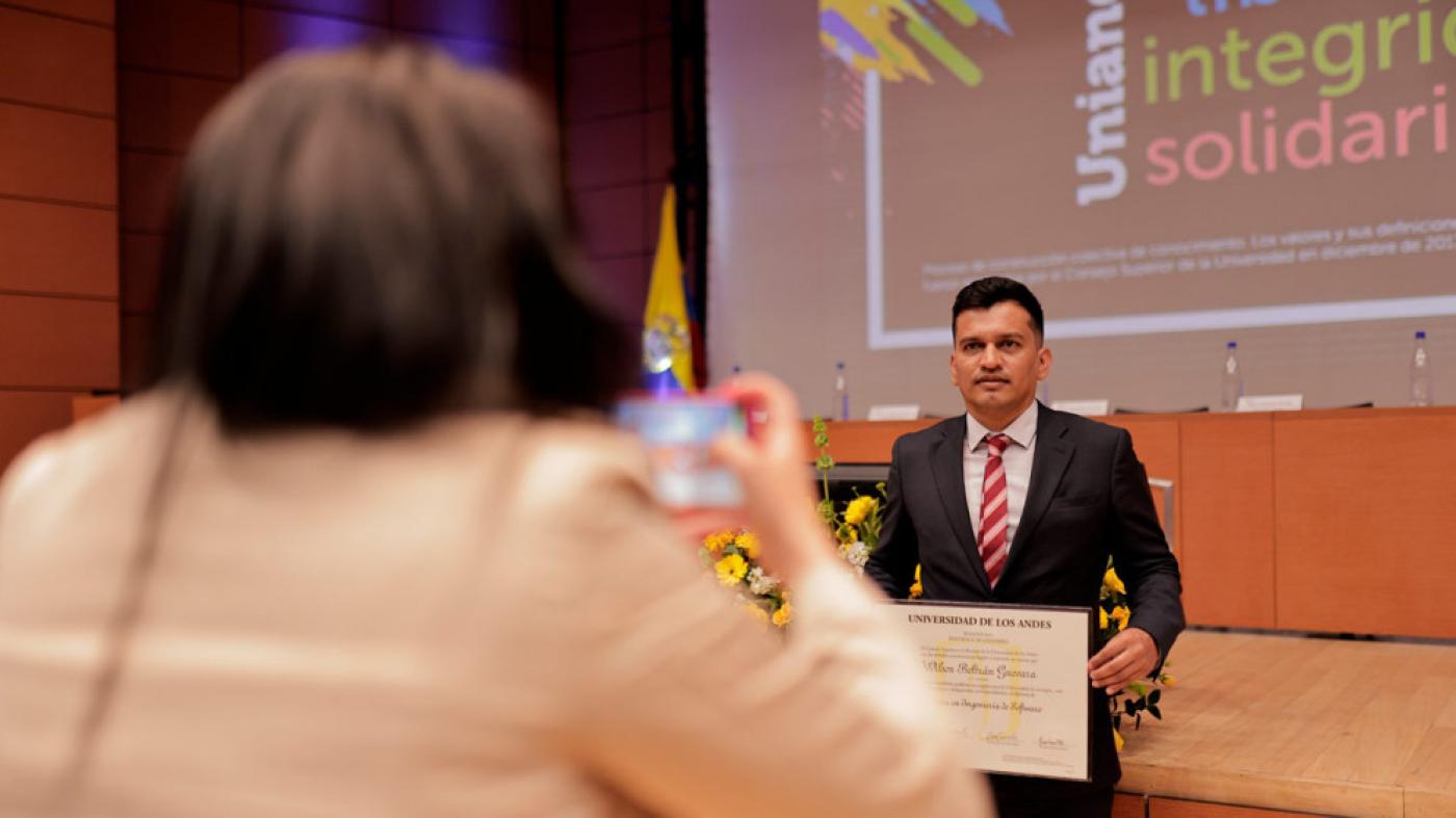 Ceremonia de grados de la primera maestría 100 % virtual de la Universidad de los Andes, en Ingeniería de Software (MISO)