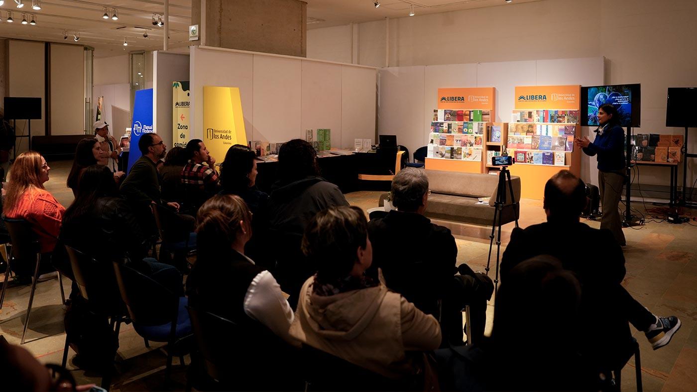 Conferencia durante Libera 2025