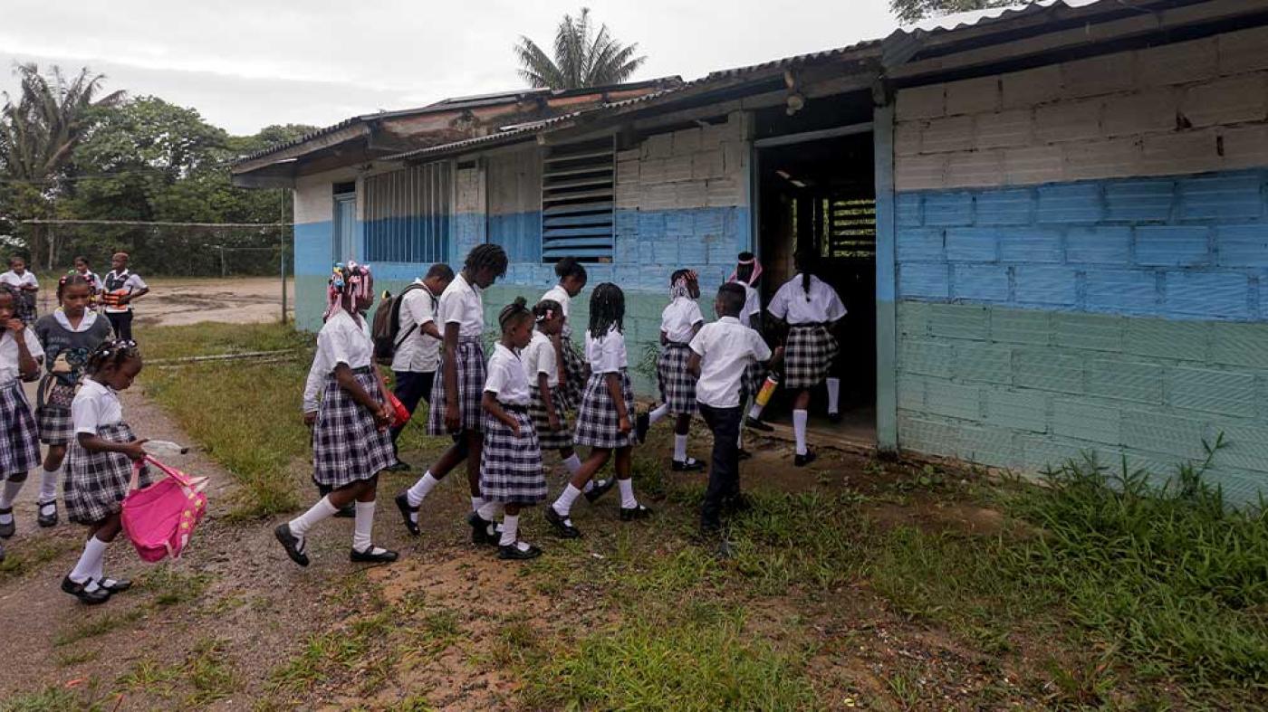 Estudiantes del centro educativo Manuel S. Caicedo, vereda Miramar. 