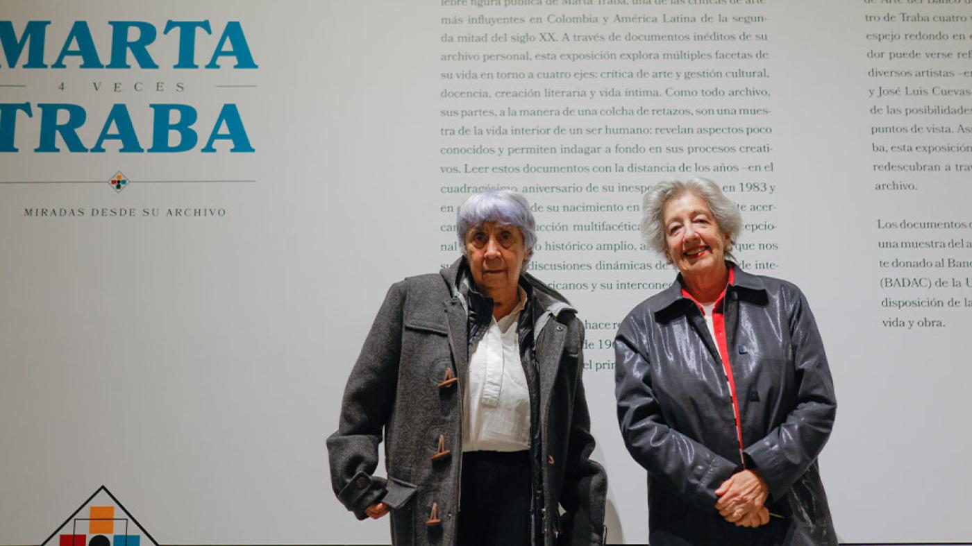 Amalia Iriarte y Camila Loboguerrero en la exposición en honor a Marta Traba