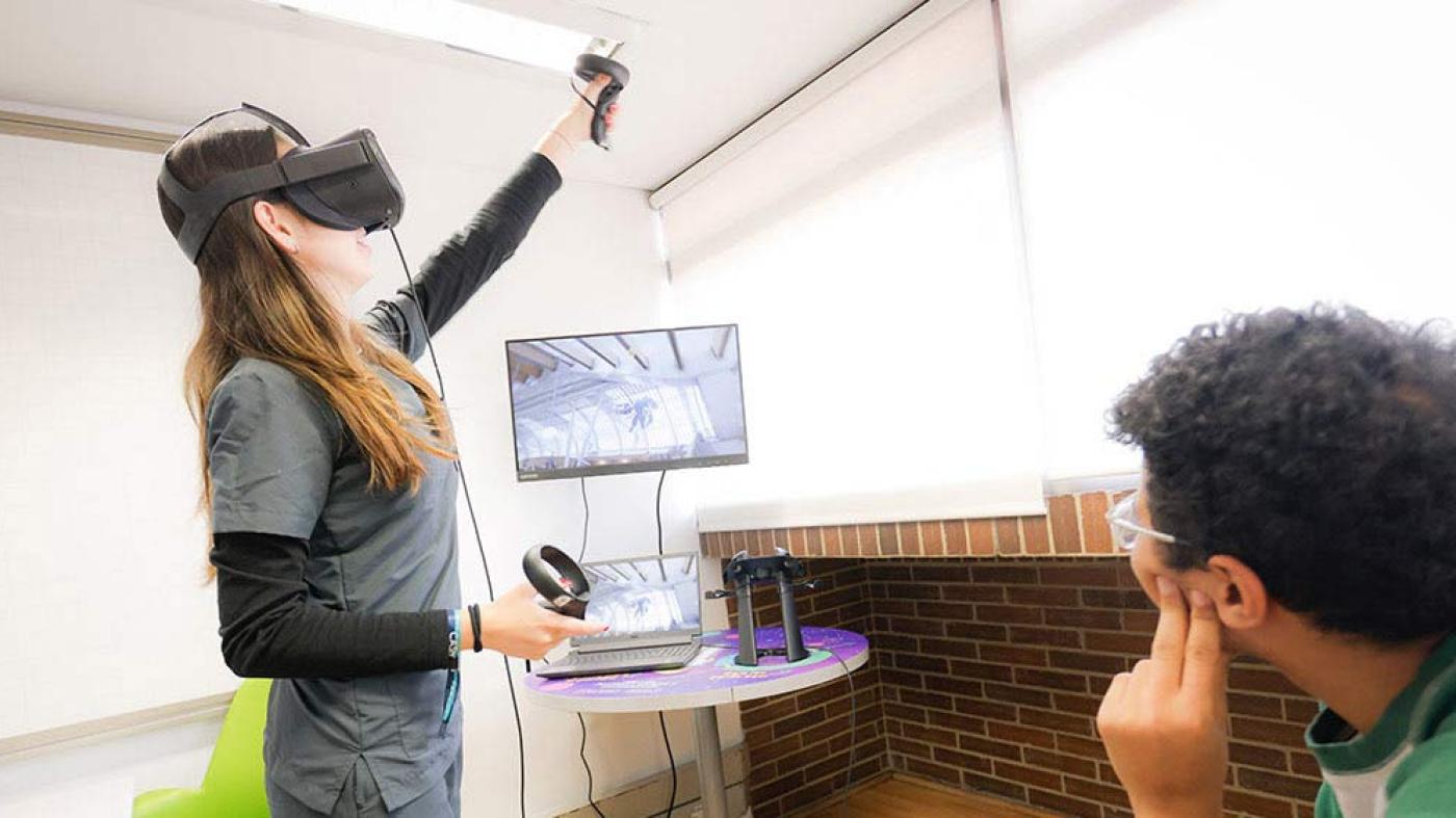 Salas de realidad aumentada y virtual en Uniandes