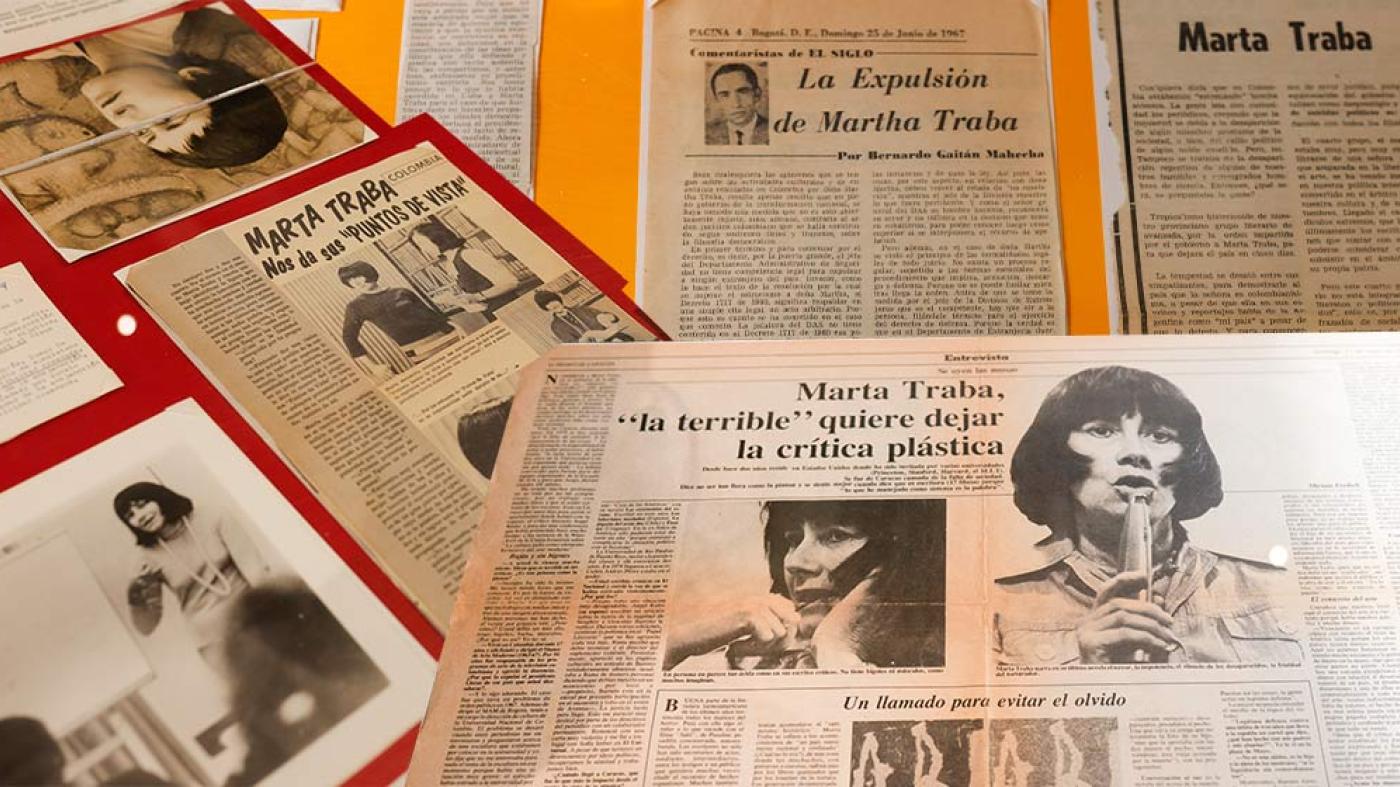 Recortes de periódicos de Marta Traba