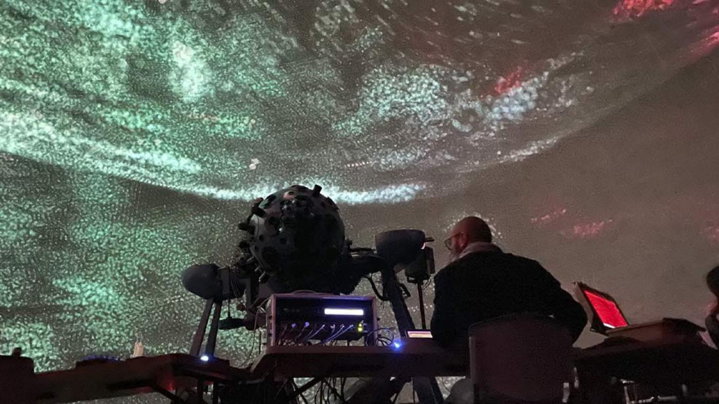 La combinación del BEAST y las luces del Planetario, un espectáculo sonoro.