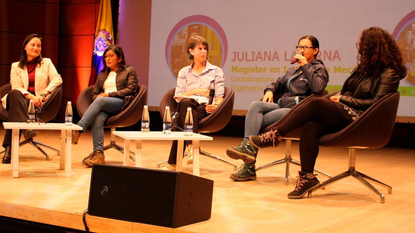 “Es empoderar a las niñas, luchar contra esa inseguridad que nos han generado es difícil, pero túcomo mujer puedes”, Juliana Laserna, coordinadora de Laboratorios.