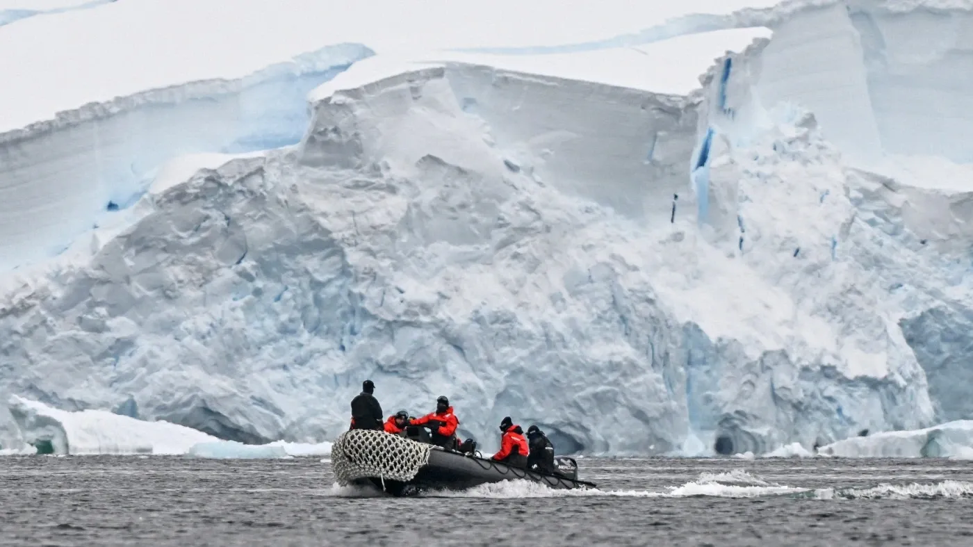 Naval colombiana en la Antártida