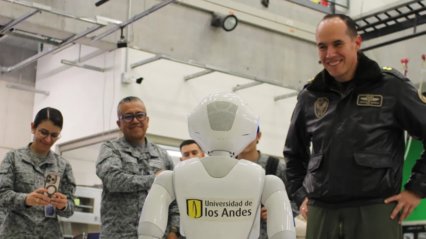 Fuerza aeroespacial y Uniandes