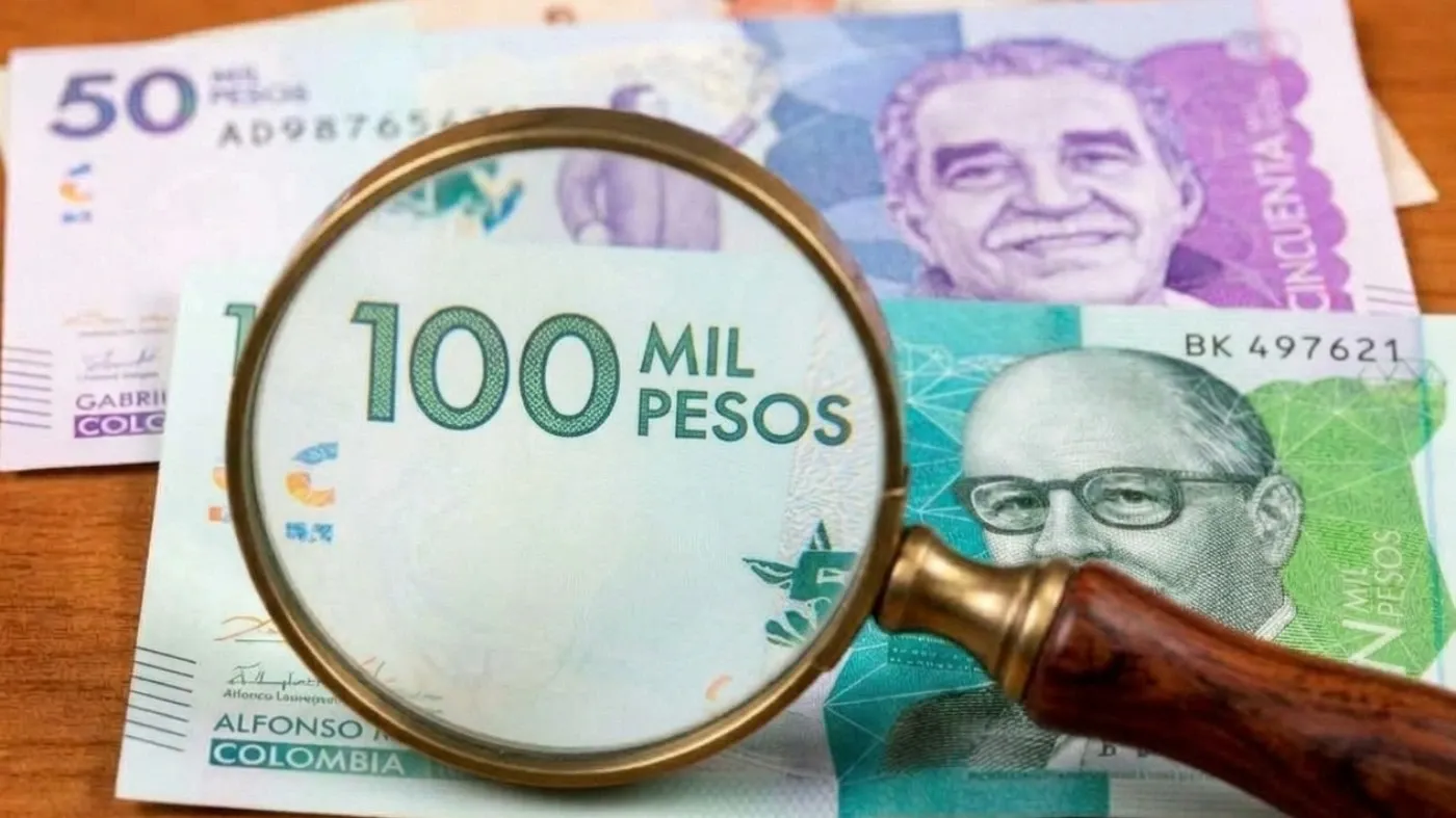 lupa en el déficit fiscal colombiano