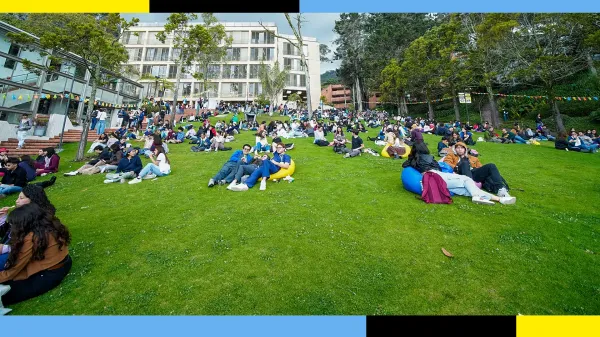 Estudiantes Campus Uniandes