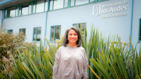 Eleonora Lozano, decana de la Facultad de Derecho de Uniandes int v2
