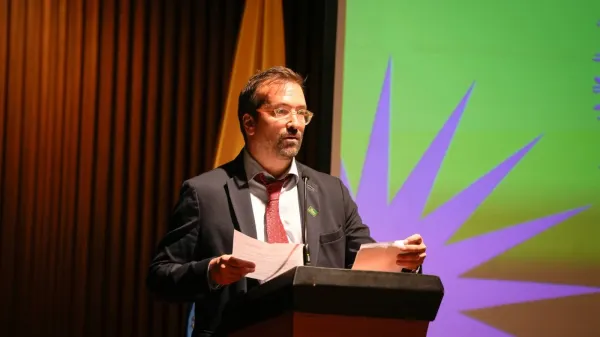 Jorge Baxter, decano de la Facultad de Educación, durante el lanzamiento del hub.
