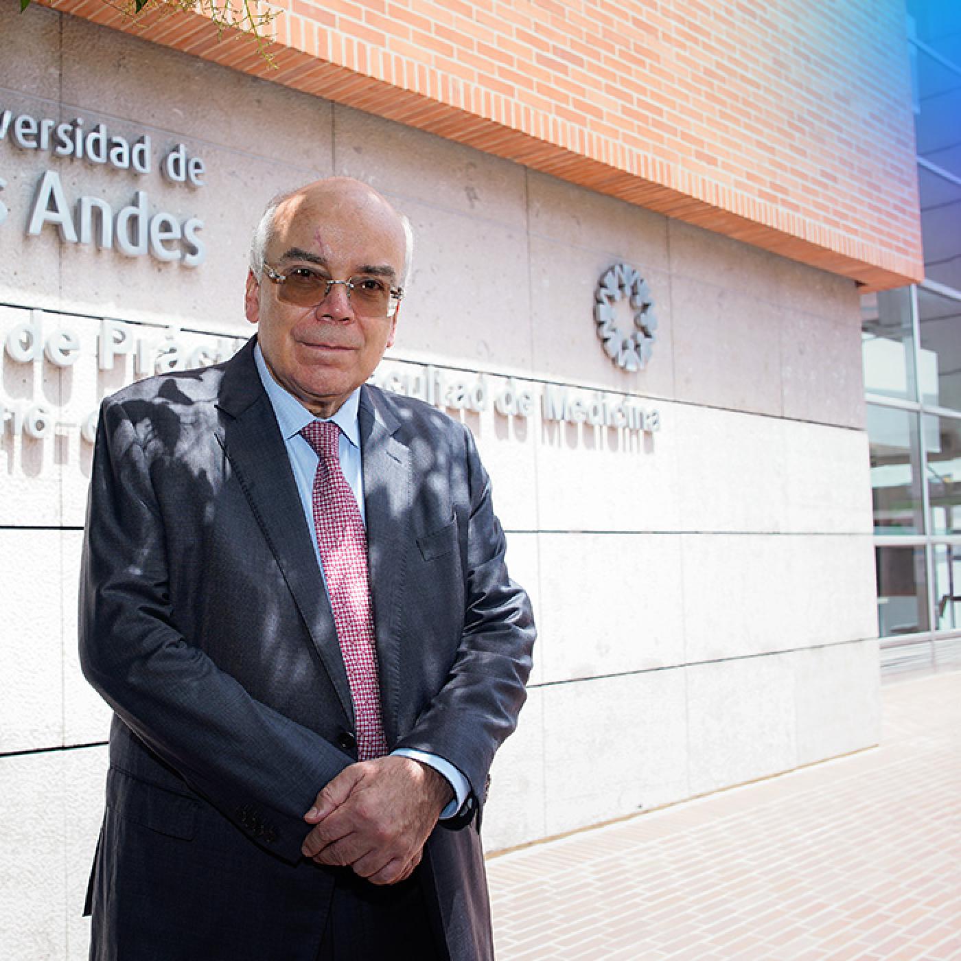 Jairo Roa Buitrago, nuevo decano de la Facultad de Medicina