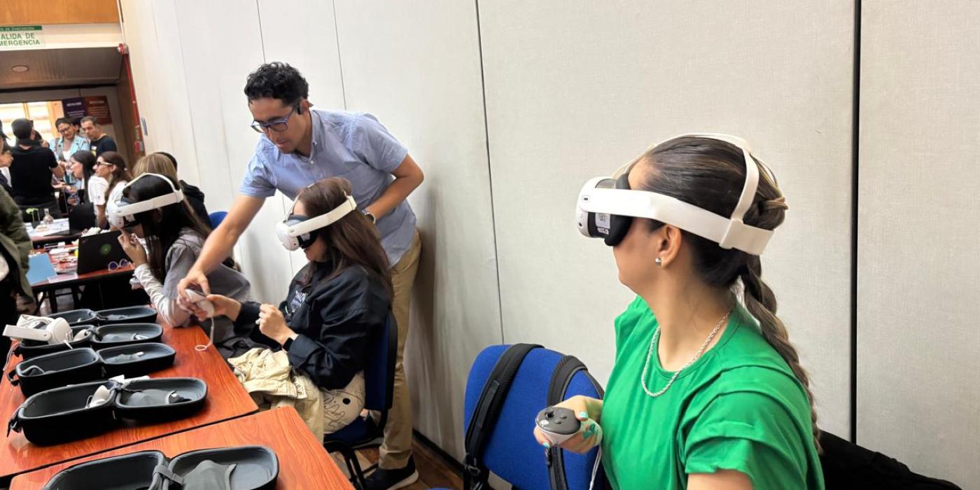 Personas con gafas 360