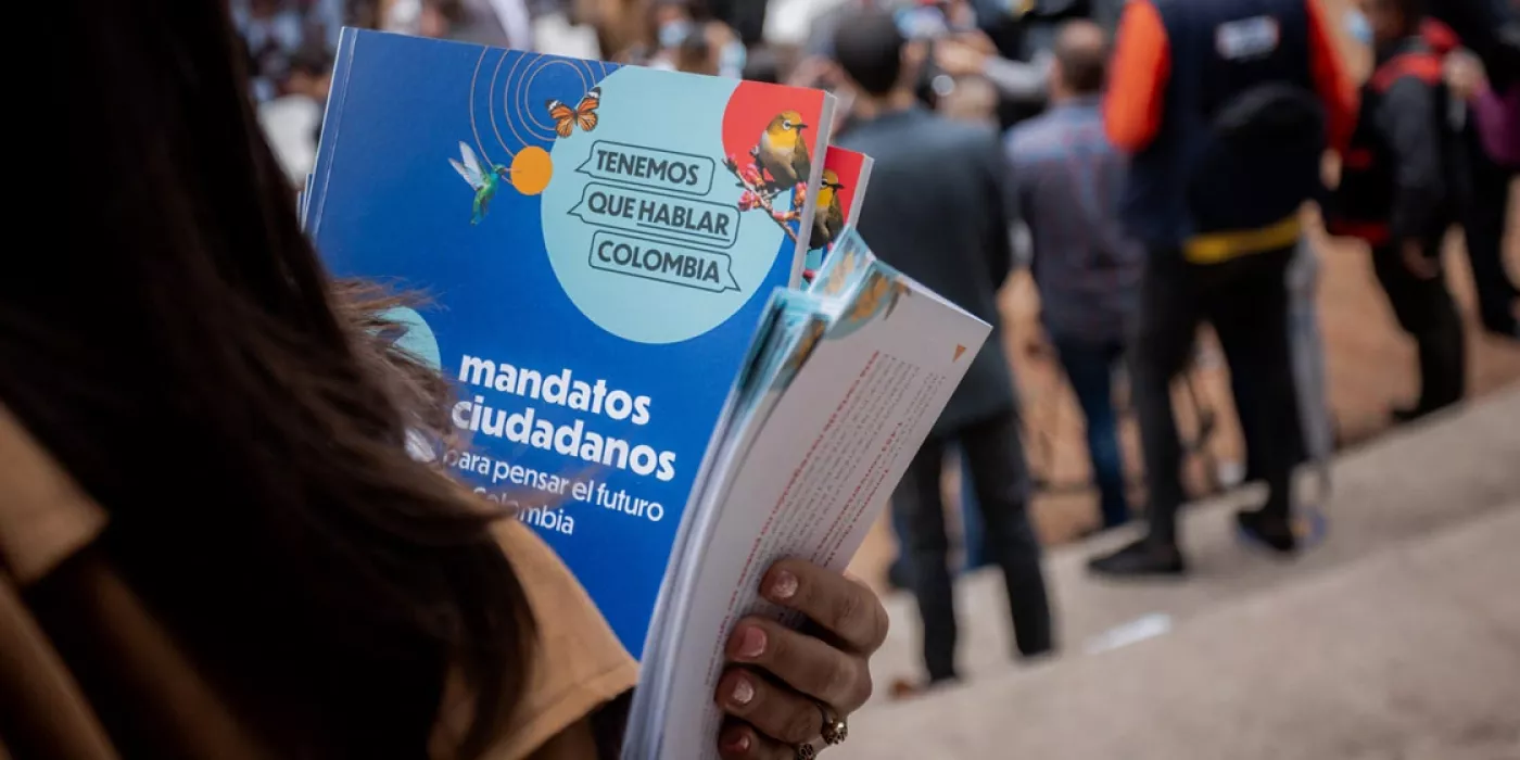 Primer plano de un libro.