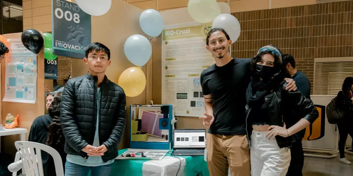 Feria de exposiciones durante la Semana de la Innovación