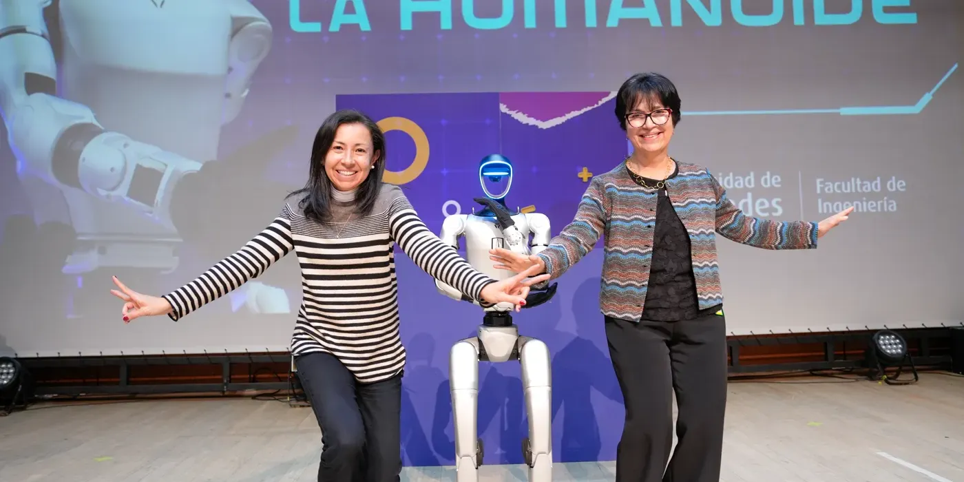 Raquel Bernal, rectora de la Universidad de los Andes, y Rubby Casallas, decana de la Facultad de Ingeniería
