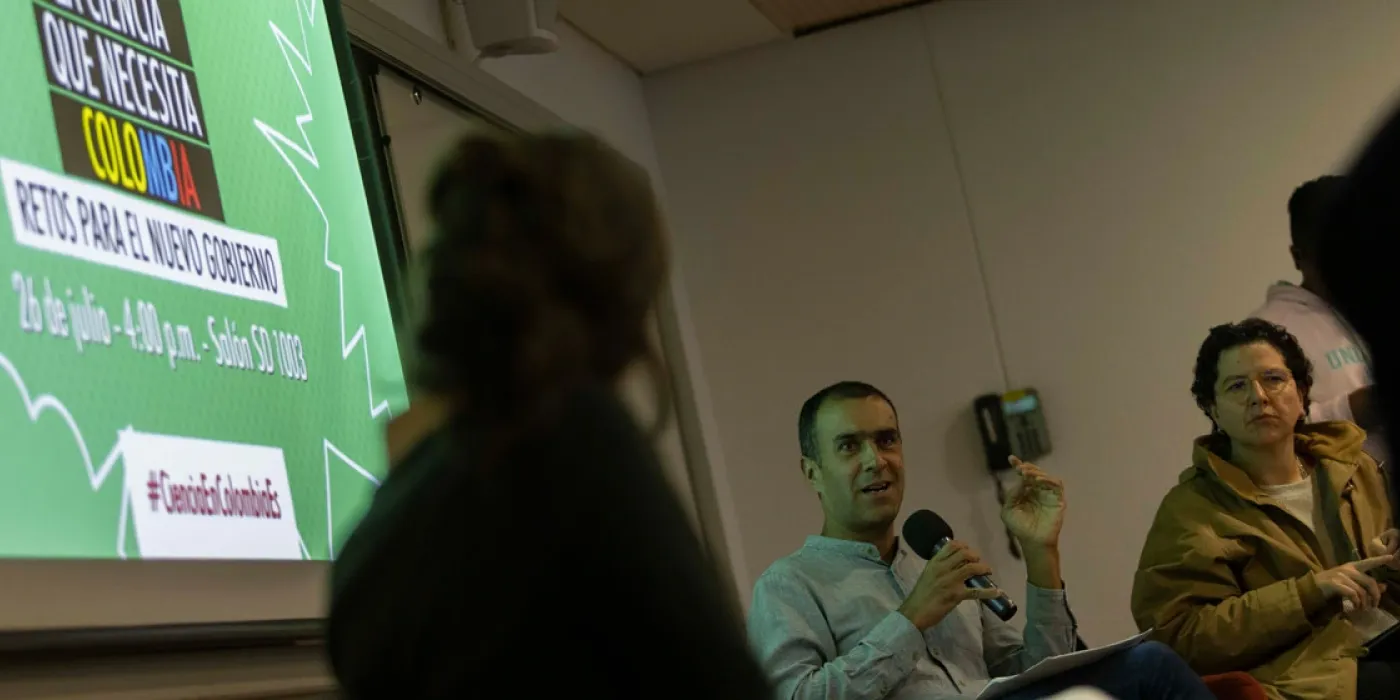 Personas en una videoconferencia