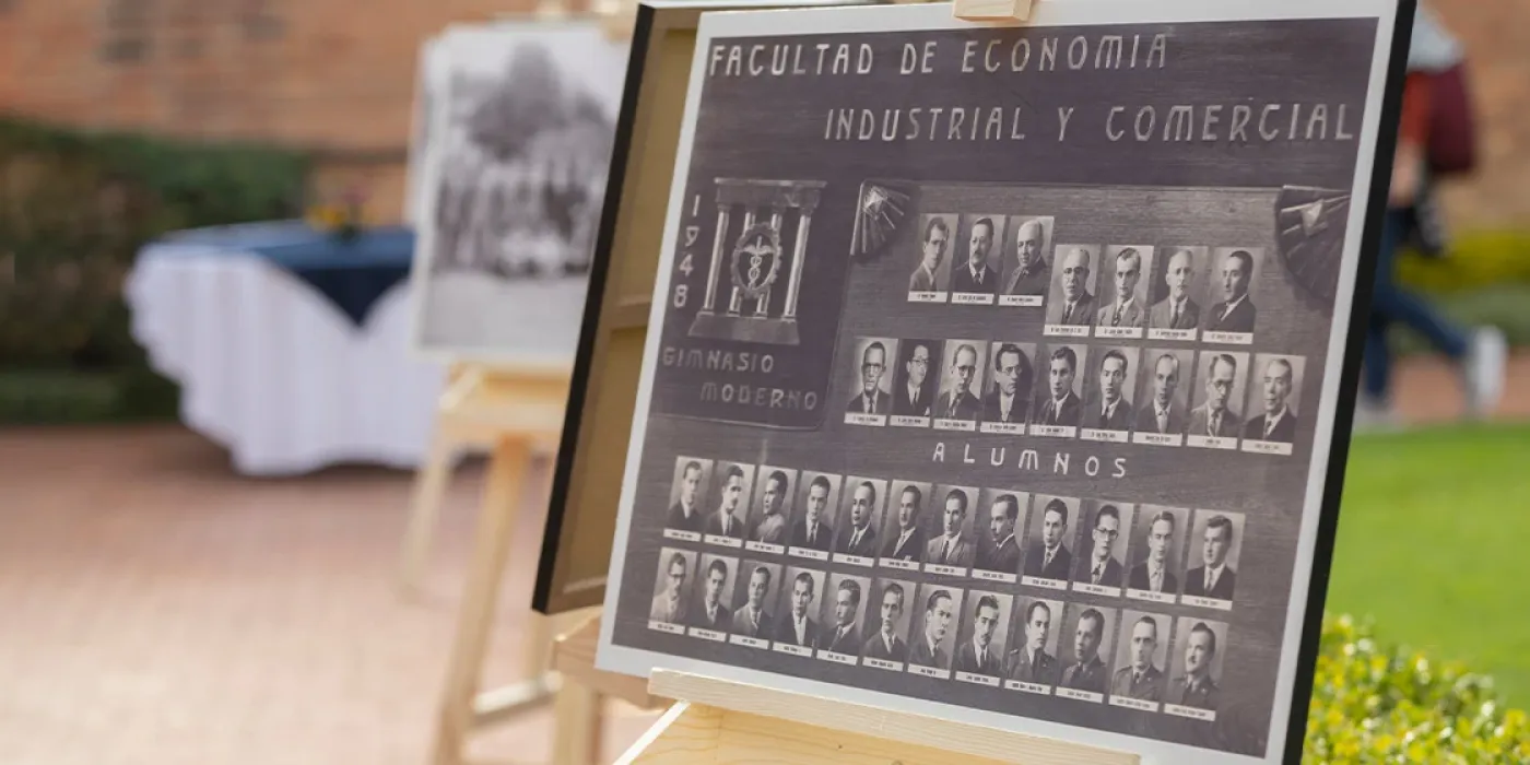 Foto del homenaje a Mario Laserna y Daniel Samper Ortega en el Gimnasio Moderno