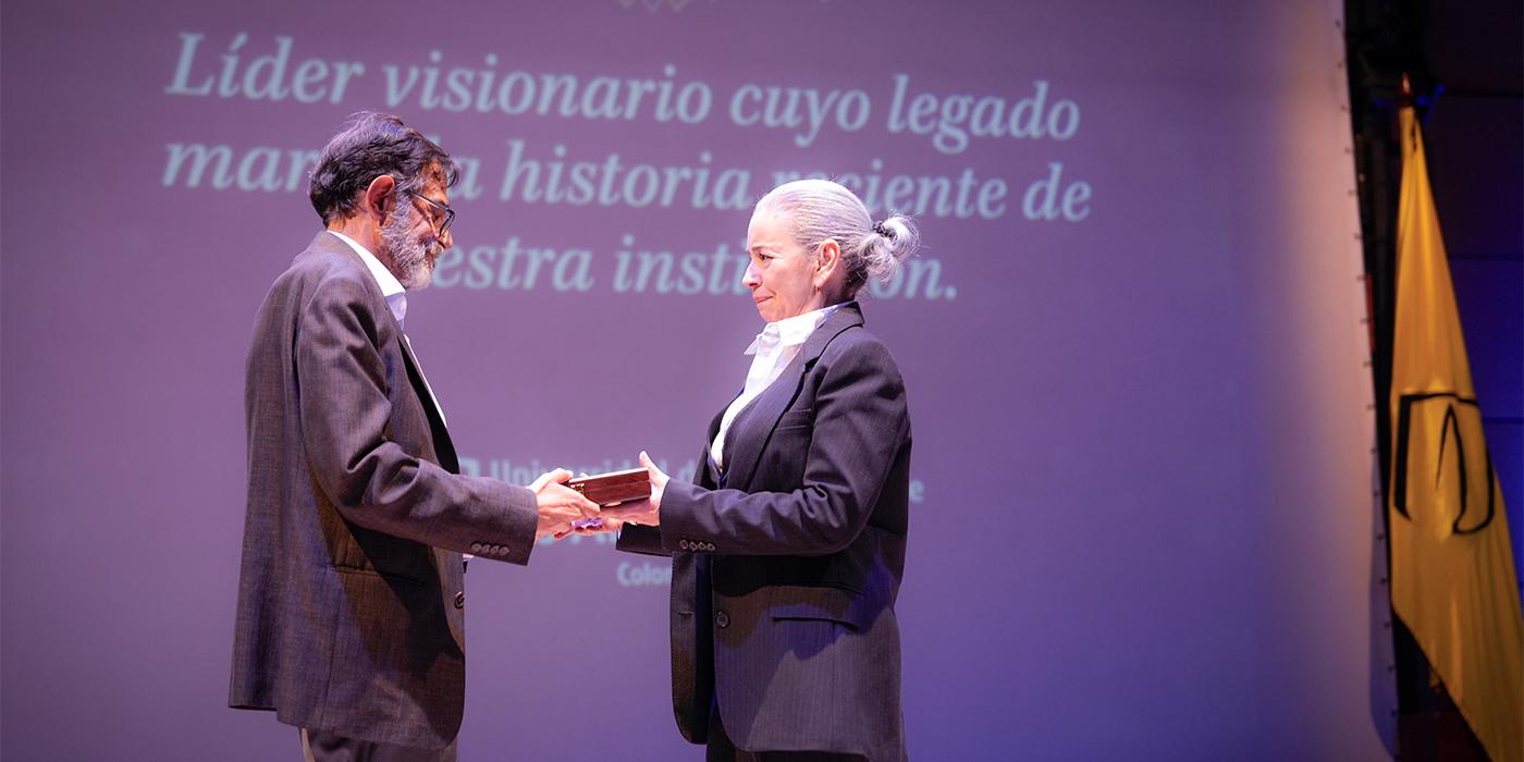 Pepe Toro y Claudia Velandia en el homenaje de Carlos Angulo