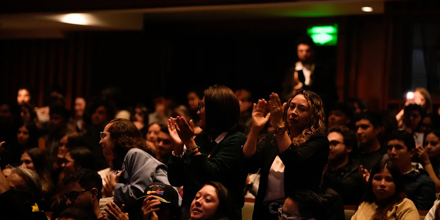     El público llenó el Auditorio Mario Laserna para escuchar las propuestas de los candidatos a la Vicepresidencia.