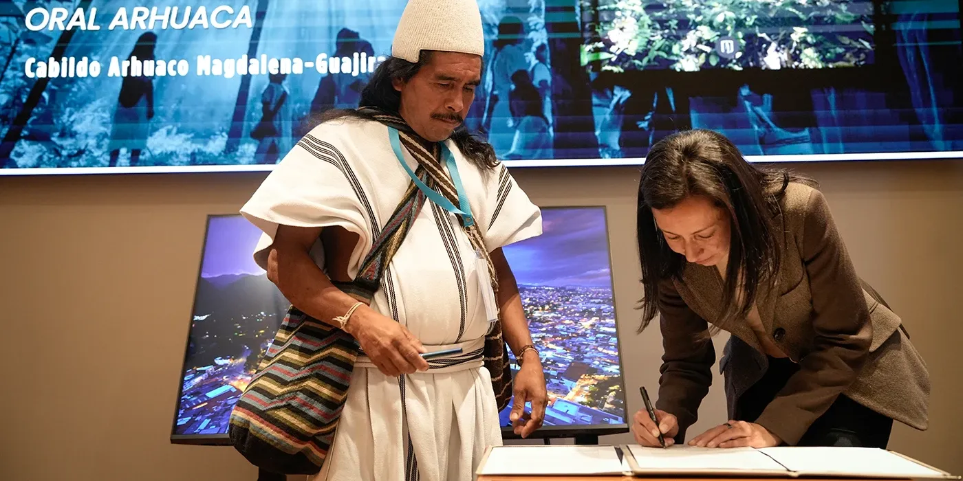Firma acuerdo intercularidad