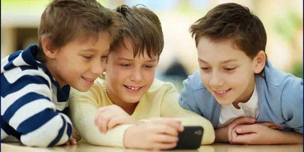 ¿Prohibir el celular en colegios sirve? Lo que dice (y lo que no recomienda) la ciencia