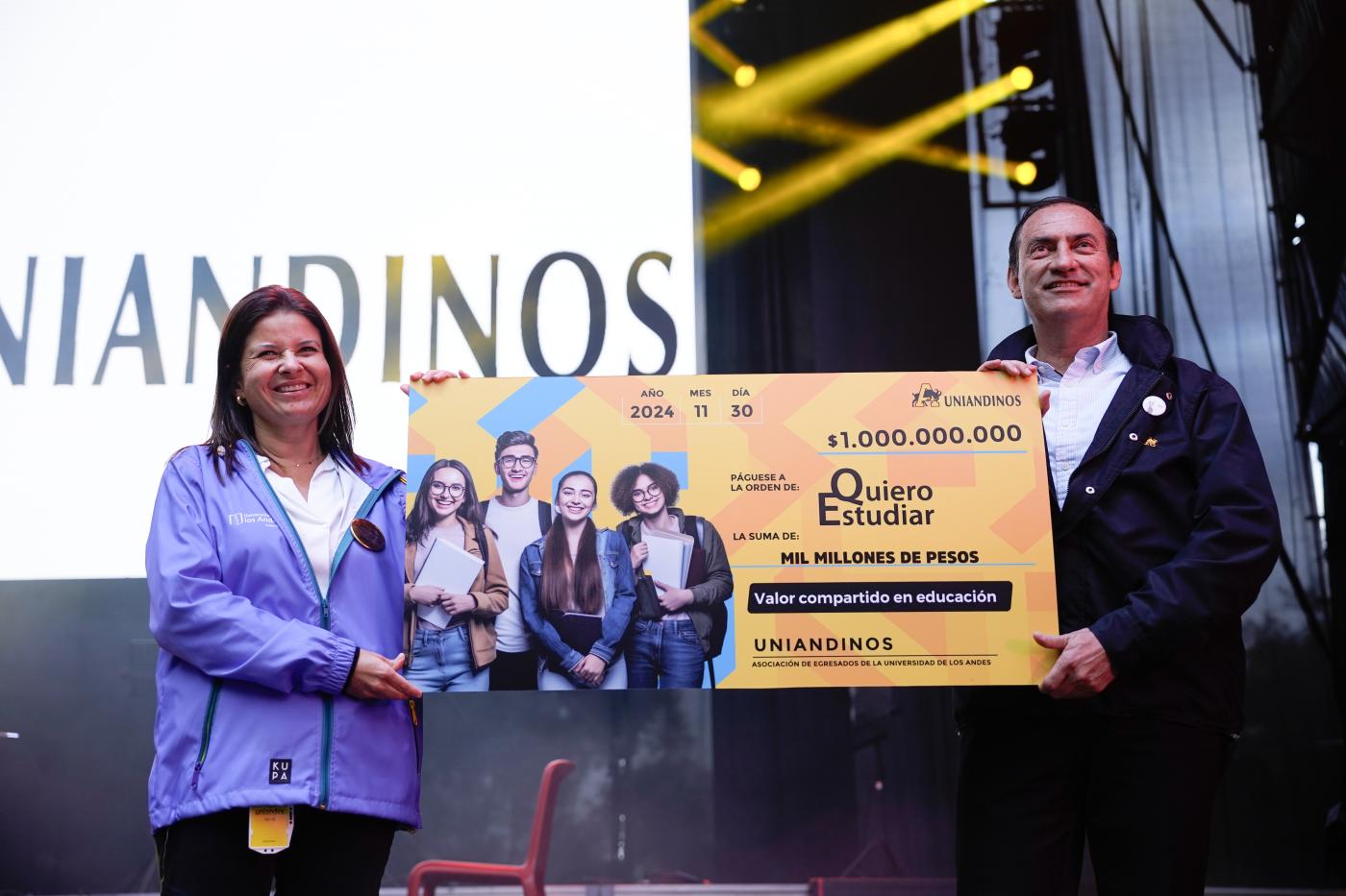 Volver a los Andes_ Donaciones para estudiantes