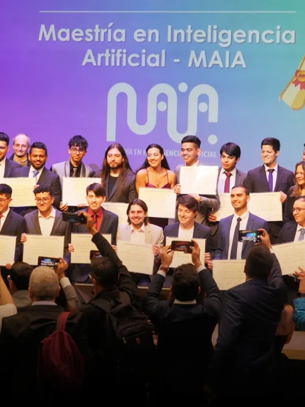 Primeros graduandos de la Maestría en Inteligencia Artificial UNIANDES