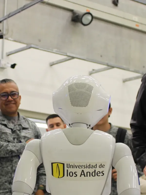 Fuerza aeroespacial y Uniandes